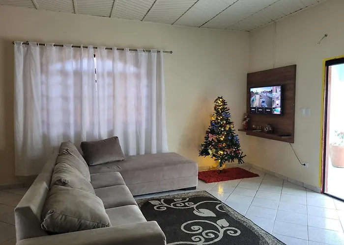 Casa Espacosa Com Linda Piscina